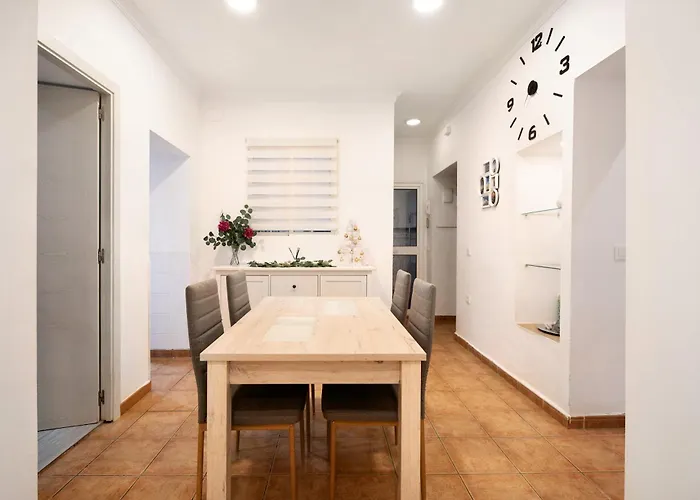 La Torre De * Καντίζ